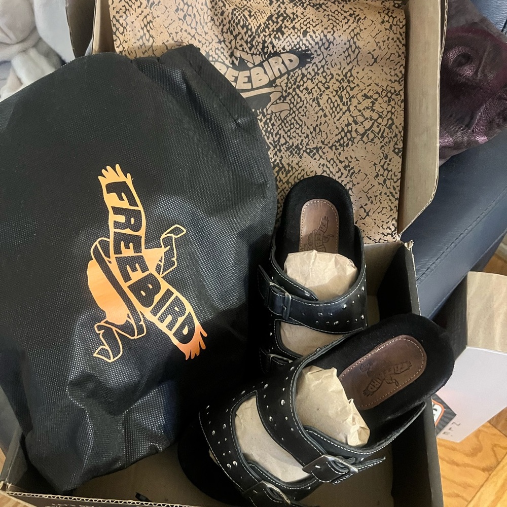 Brand New Freebird Asher Sandals, size 8
